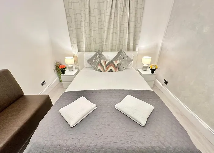 Hyde Park Comfortable Family Apartment